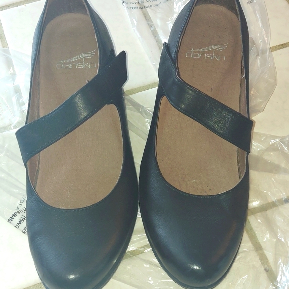 Dansko Laine wedges